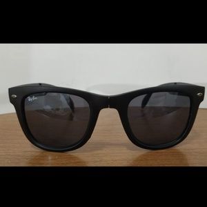 Ray-Ban Matte Black Folding Wayfarer